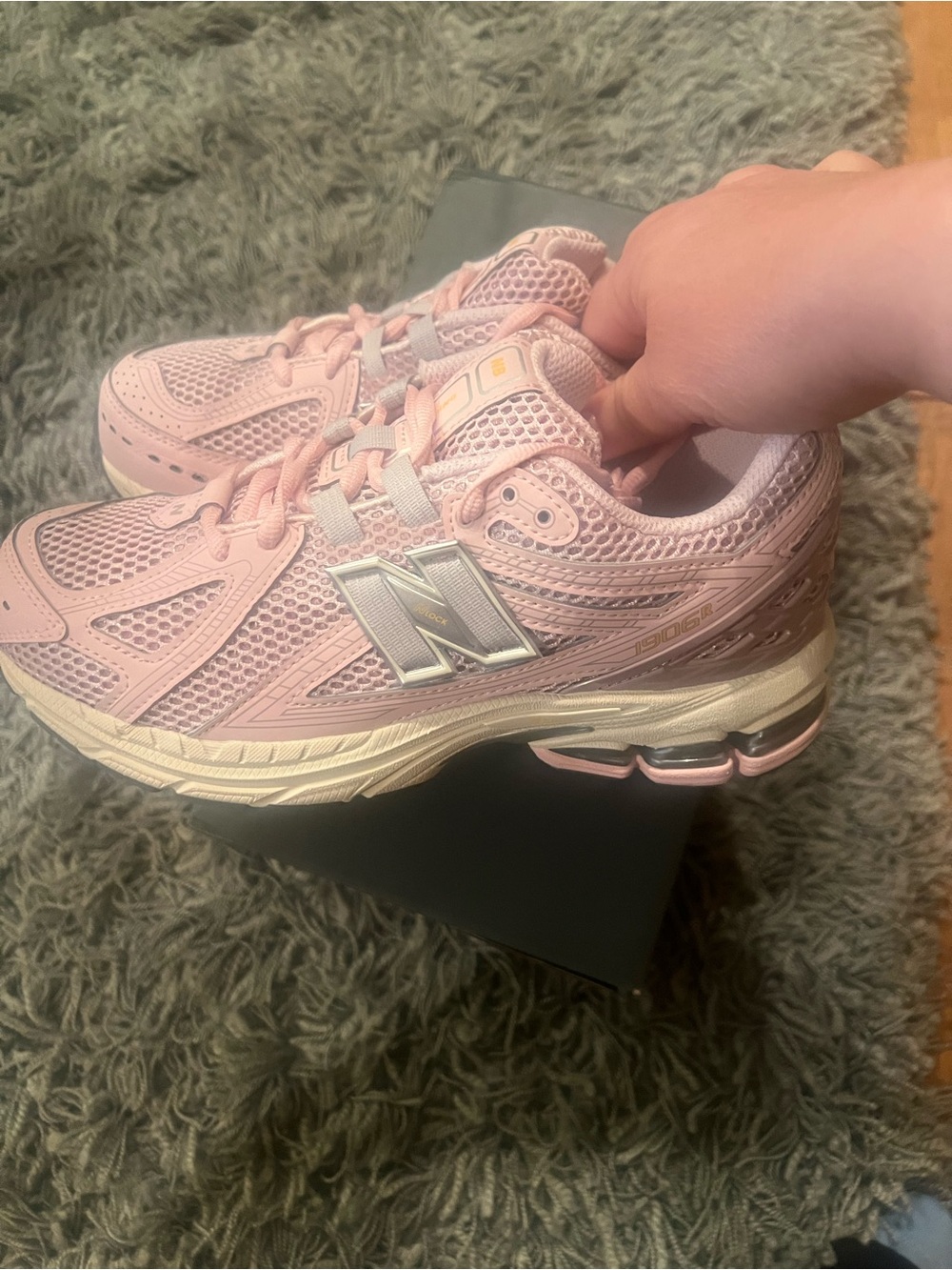 New Balance Women's Size 6/Youth Size 4.5 Pink/Silver Mesh Running Sneakers NEW - Picture 3 of 10